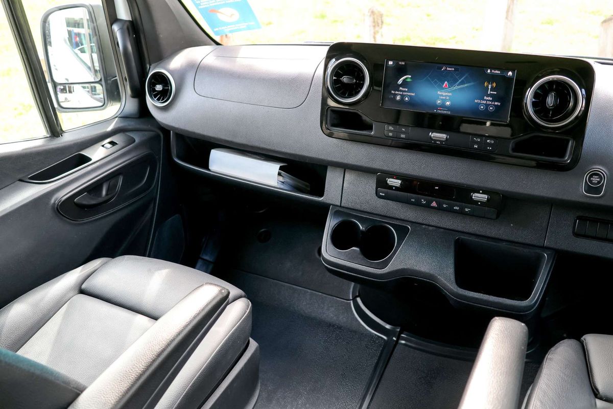 2020 Mercedes-Benz Sprinter 419CDI VS30 MWB Low Roof image 16