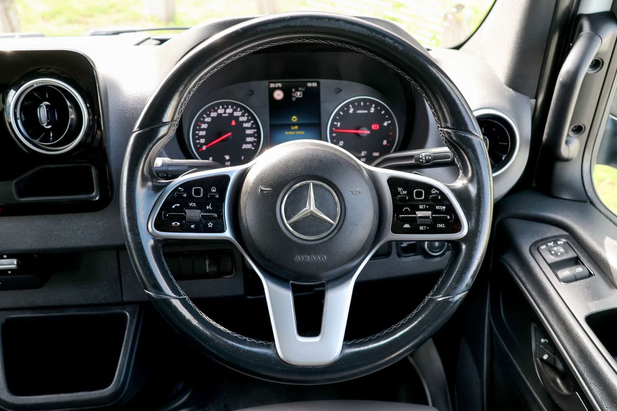 2020 Mercedes-Benz Sprinter 419CDI VS30 MWB Low Roof image 17