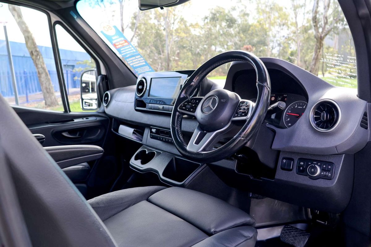 2020 Mercedes-Benz Sprinter 419CDI VS30 MWB Low Roof image 26