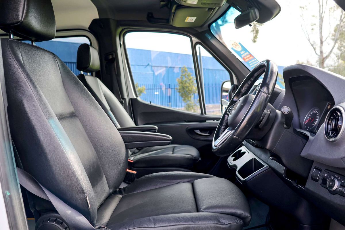 2020 Mercedes-Benz Sprinter 419CDI VS30 MWB Low Roof image 28