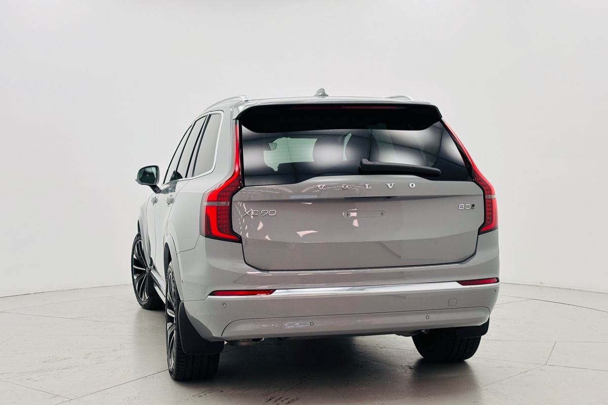 2025 Volvo XC90 Ultra B5 Bright