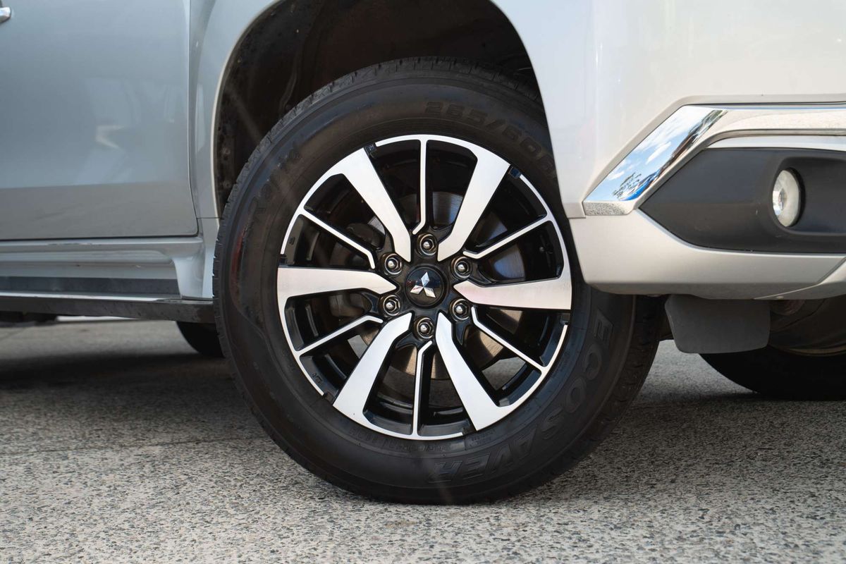 2016 Mitsubishi Pajero Sport GLS QE