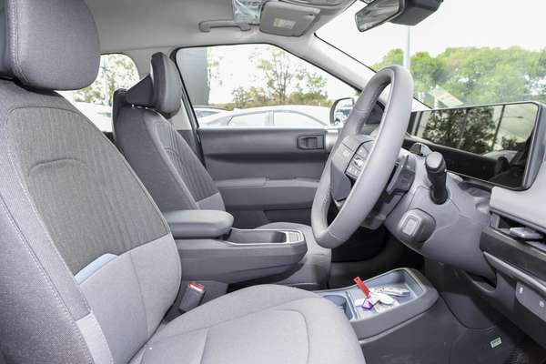2026 Kia EV3 Air Standard Range SV thumb-9
