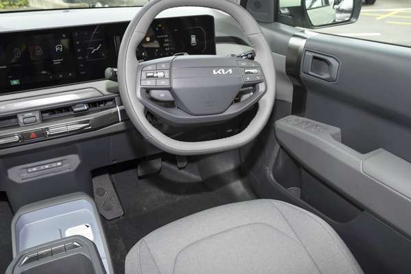 2026 Kia EV3 Air Standard Range SV thumb-17