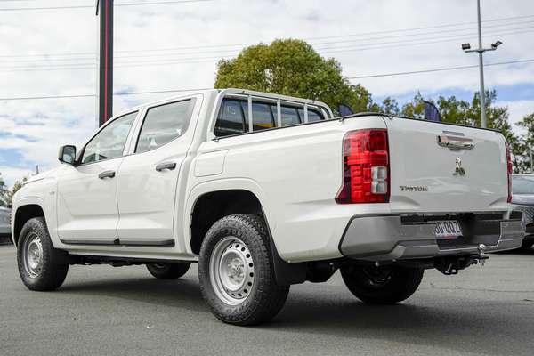 2025 Mitsubishi Triton GLX MV 4X4 thumb-3