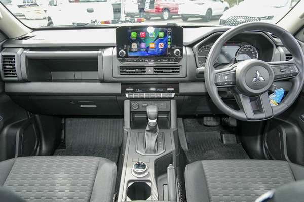 2025 Mitsubishi Triton GLX MV 4X4 thumb-14