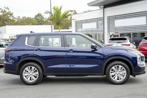 2026 Mitsubishi Outlander ES ZM thumb-3