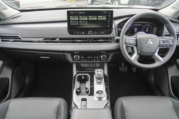 2026 Mitsubishi Outlander ES ZM thumb-15