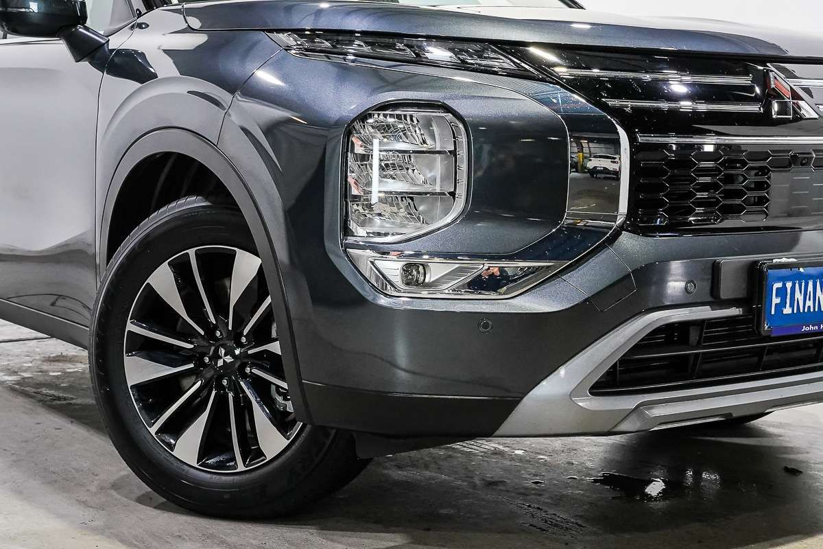 2025 Mitsubishi Outlander LS ZM