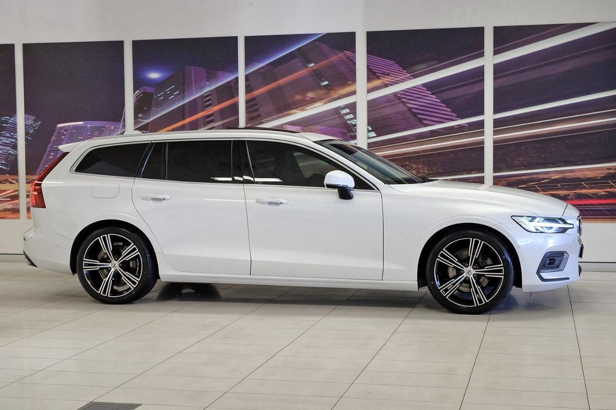 2021 Volvo V60 T5 Inscription image 3