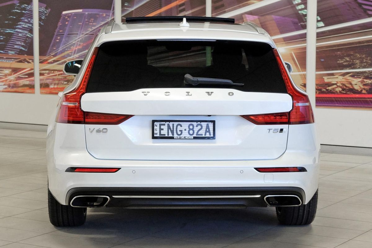 2021 Volvo V60 T5 Inscription image 5