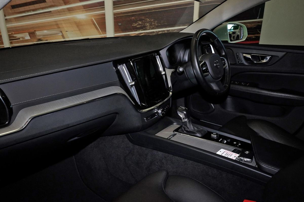 2021 Volvo V60 T5 Inscription image 9