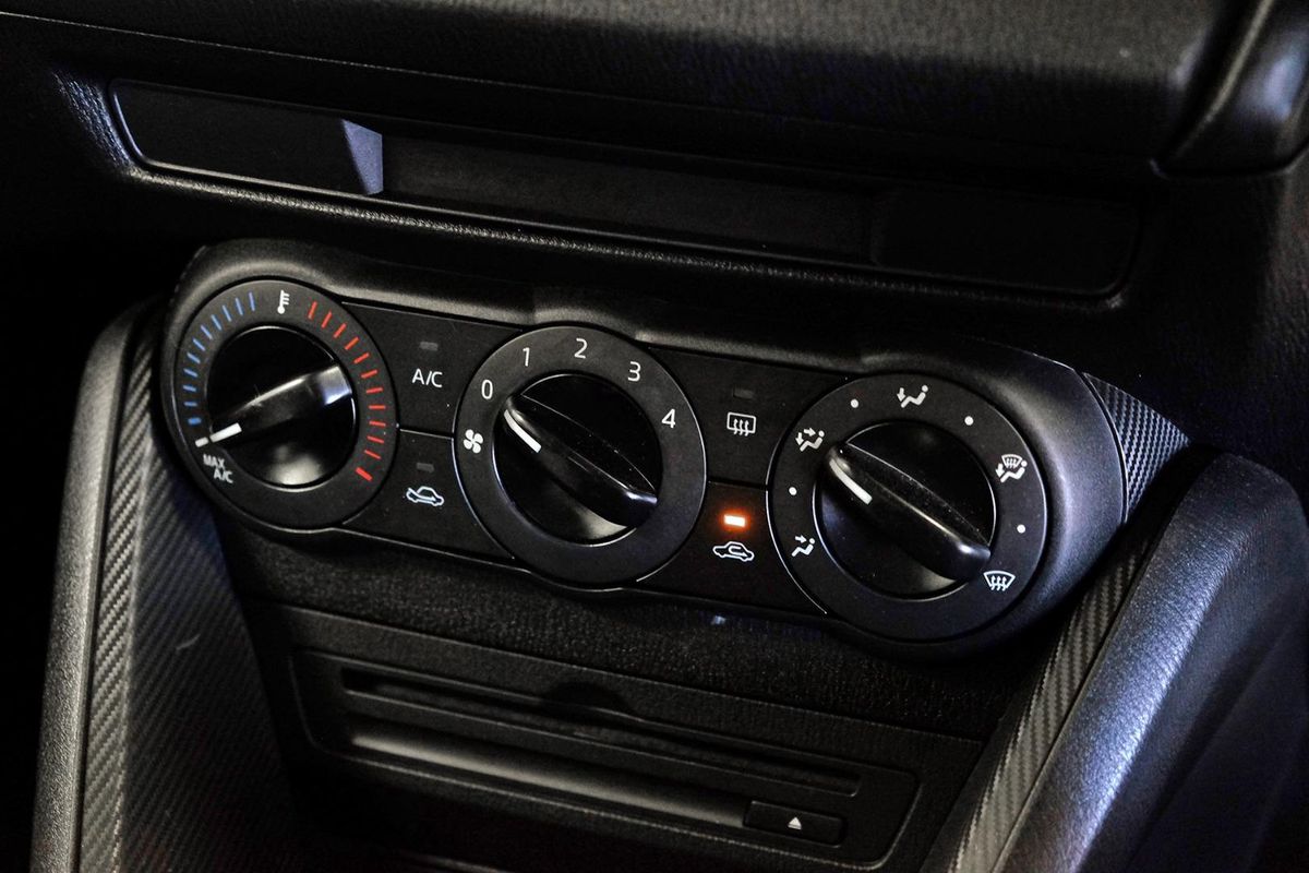 2016 Mazda 2 Neo DJ Series image 14