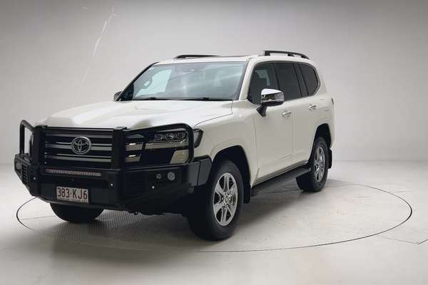2024 Toyota Landcruiser Sahara FJA300R thumb-5