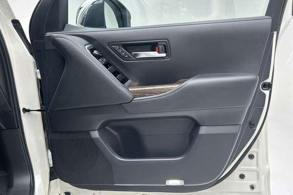 2024 Toyota Landcruiser Sahara FJA300R thumb-18
