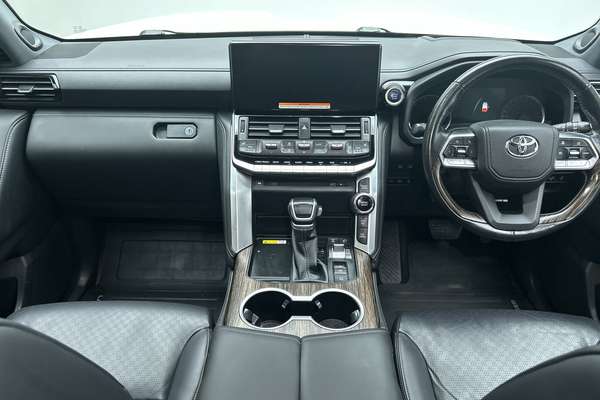 2024 Toyota Landcruiser Sahara FJA300R thumb-19