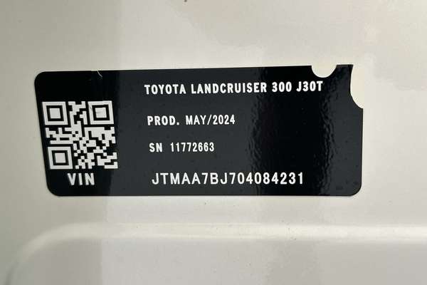 2024 Toyota Landcruiser Sahara FJA300R thumb-23