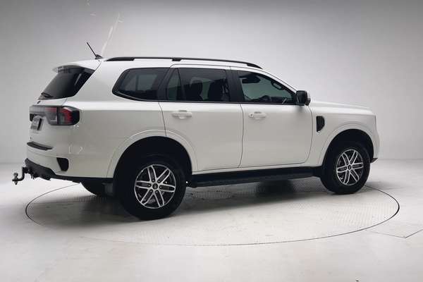 2025 Ford Everest Trend 2.0L thumb-2