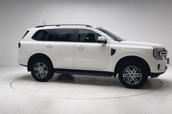 2025 Ford Everest Trend 2.0L thumb-3