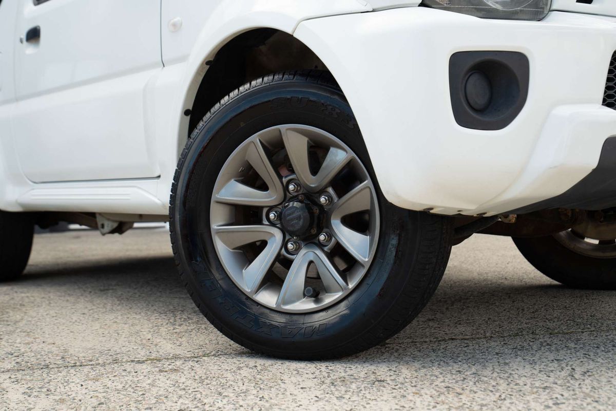 2015 Suzuki Jimny Sierra SN413 T6