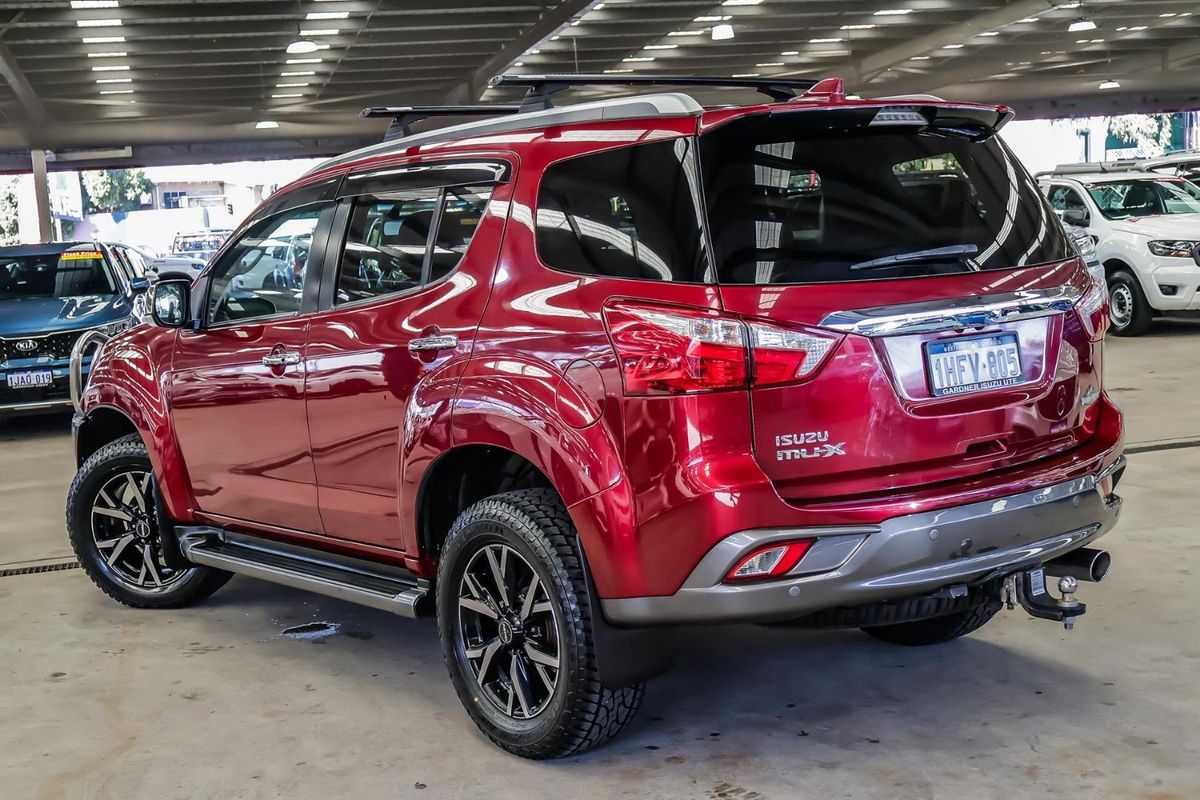 2021 Isuzu MU-X LS-T