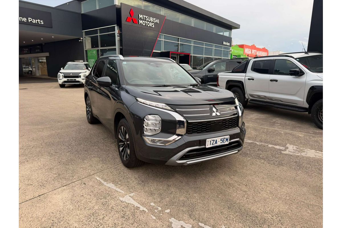 2025 Mitsubishi Outlander LS ZM