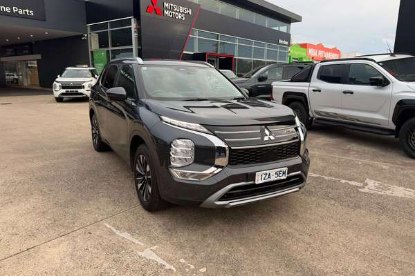 2025 Mitsubishi Outlander LS ZM