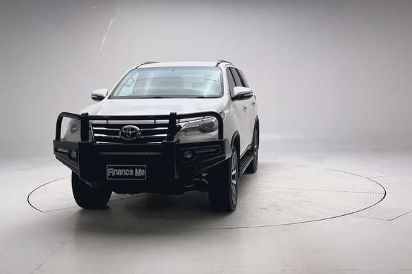 2016 Toyota Fortuner Crusade GUN156R thumb-2