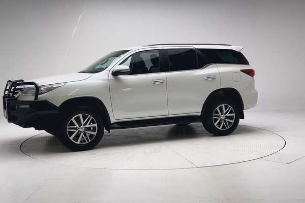 2016 Toyota Fortuner Crusade GUN156R thumb-3
