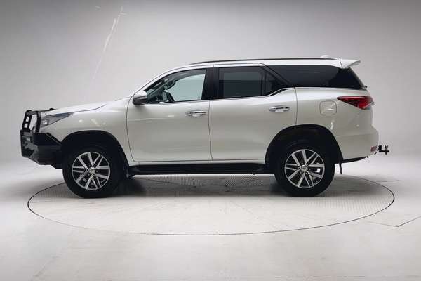 2016 Toyota Fortuner Crusade GUN156R thumb-4
