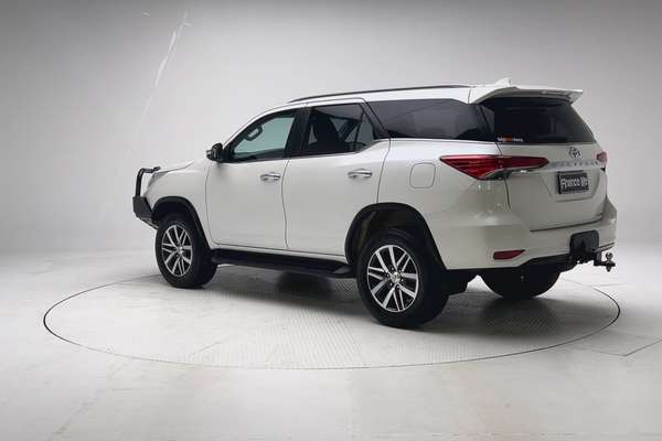 2016 Toyota Fortuner Crusade GUN156R thumb-5