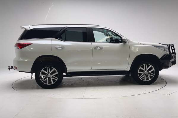 2016 Toyota Fortuner Crusade GUN156R thumb-8