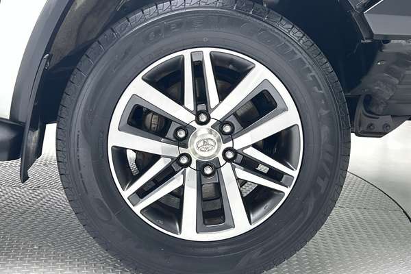 2016 Toyota Fortuner Crusade GUN156R thumb-9