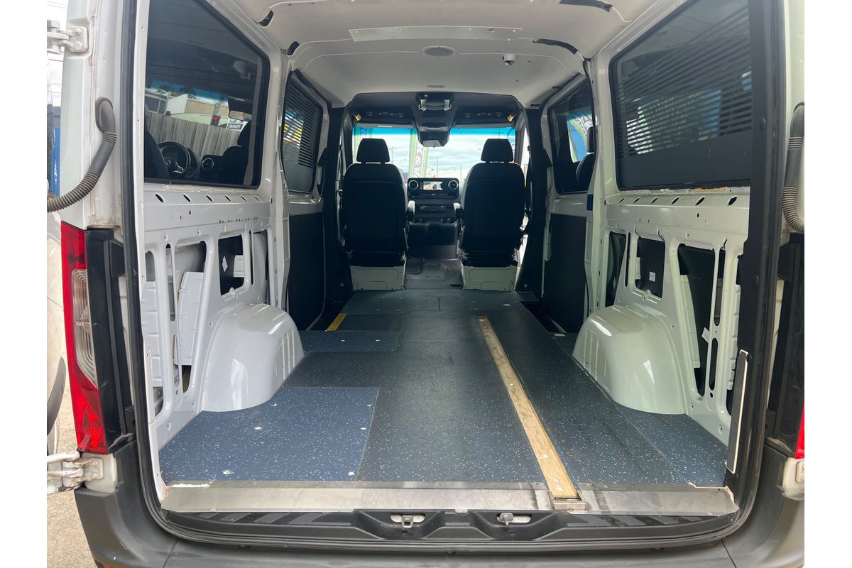 2020 Mercedes-Benz Sprinter 419CDI VS30 MWB Low Roof image 15