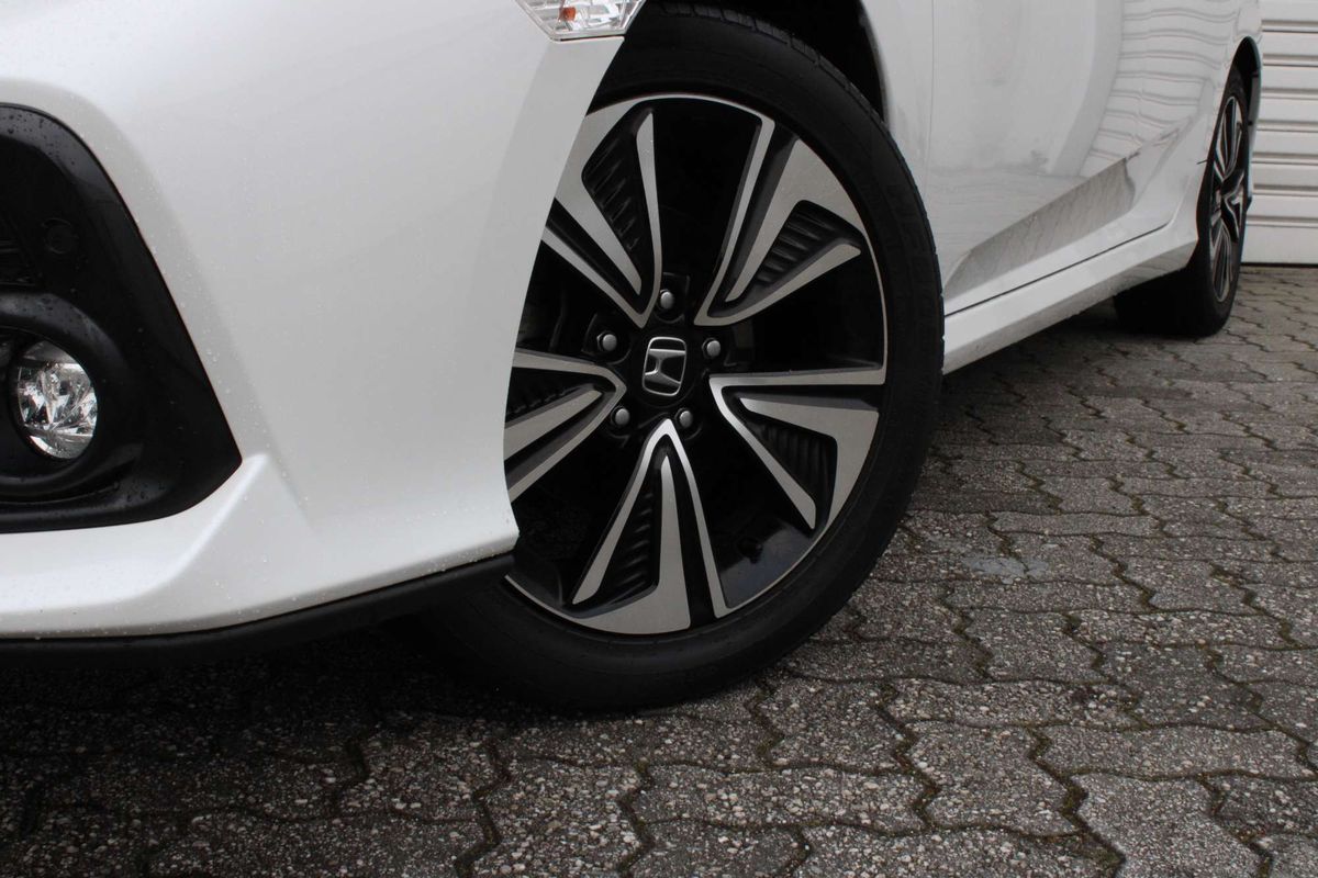 2019 Honda Civic VTi-LX 10th Gen