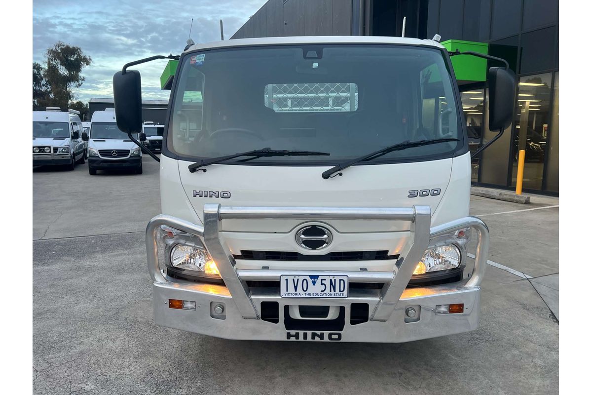 2024 Hino 300 Series 616 TRAY WITH TOOL BOXES