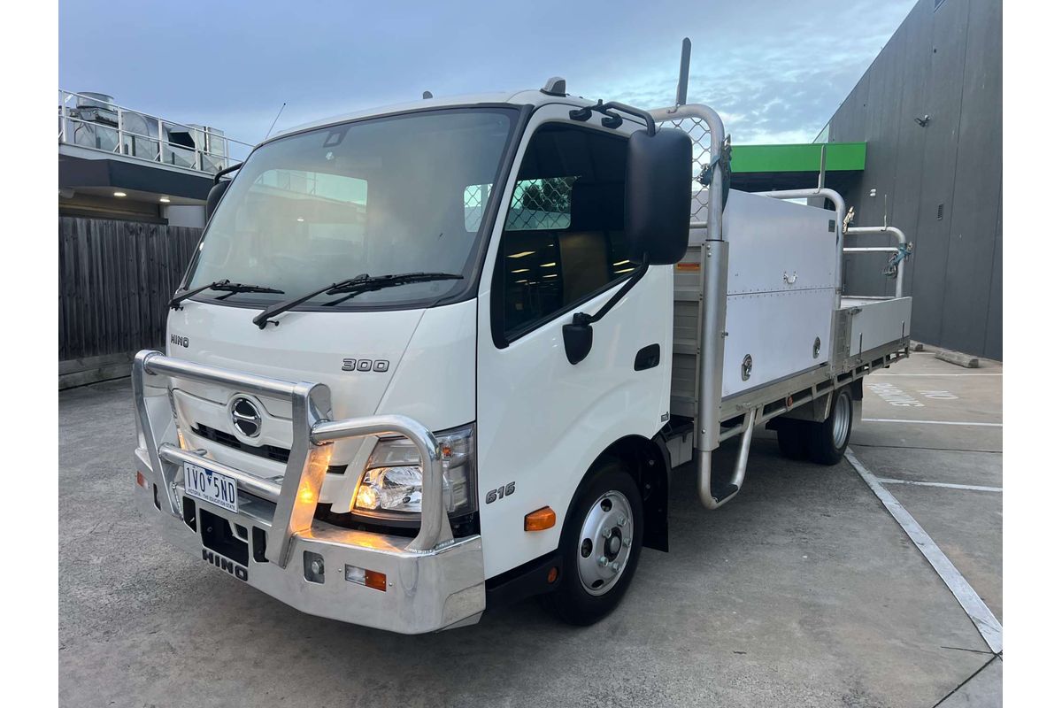 2024 Hino 300 Series 616 TRAY WITH TOOL BOXES image 6