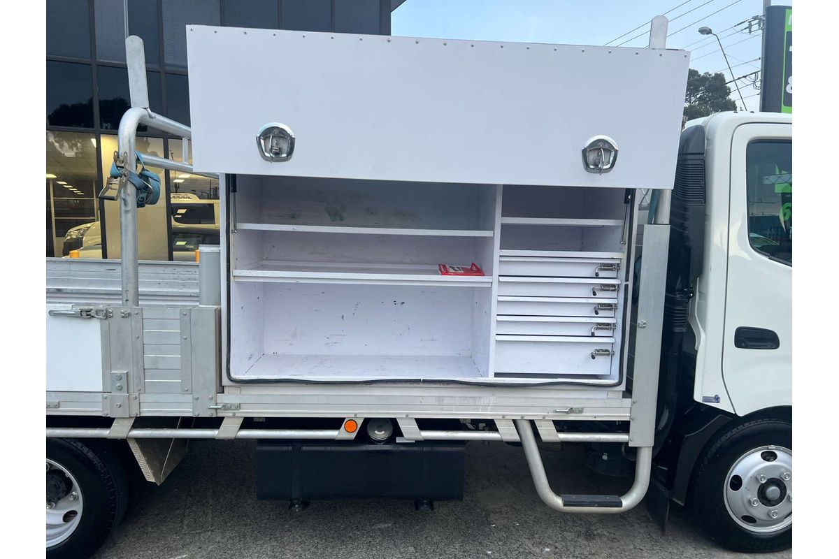 2024 Hino 300 Series 616 TRAY WITH TOOL BOXES image 16