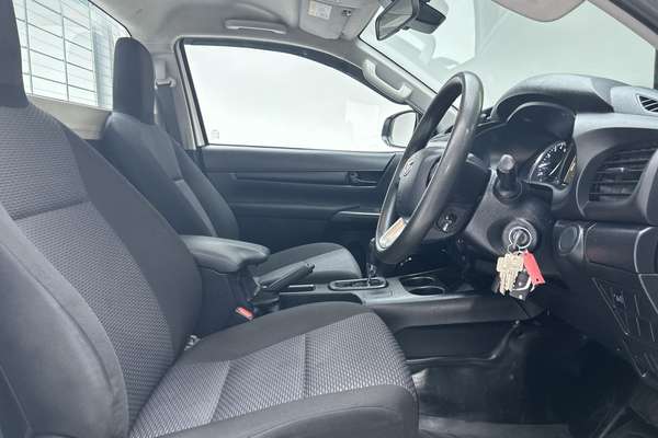 2020 Toyota Hilux Workmate TGN121R Rear Wheel Drive thumb-10
