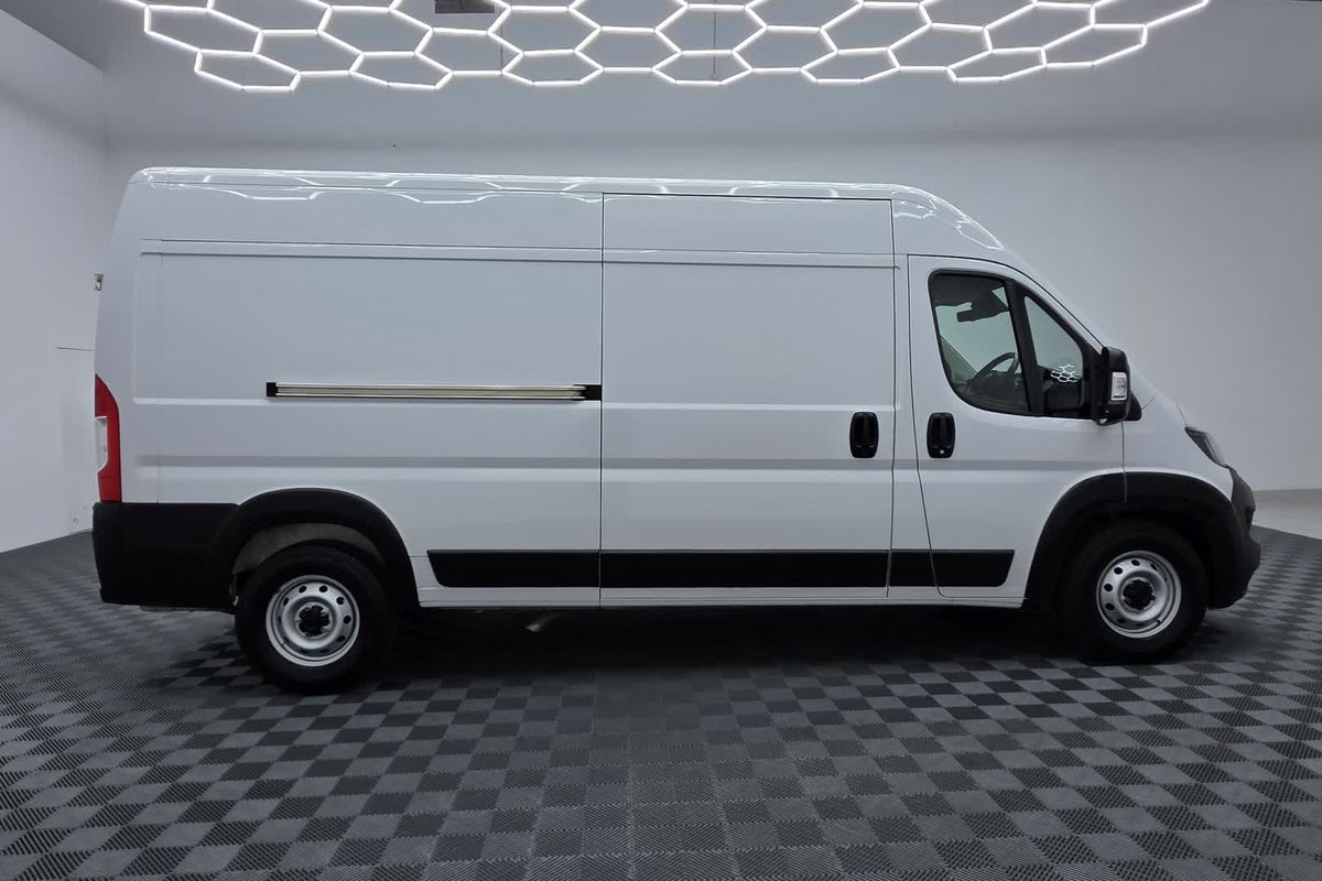 2023 Fiat Ducato Series 8 LWB Mid Roof
