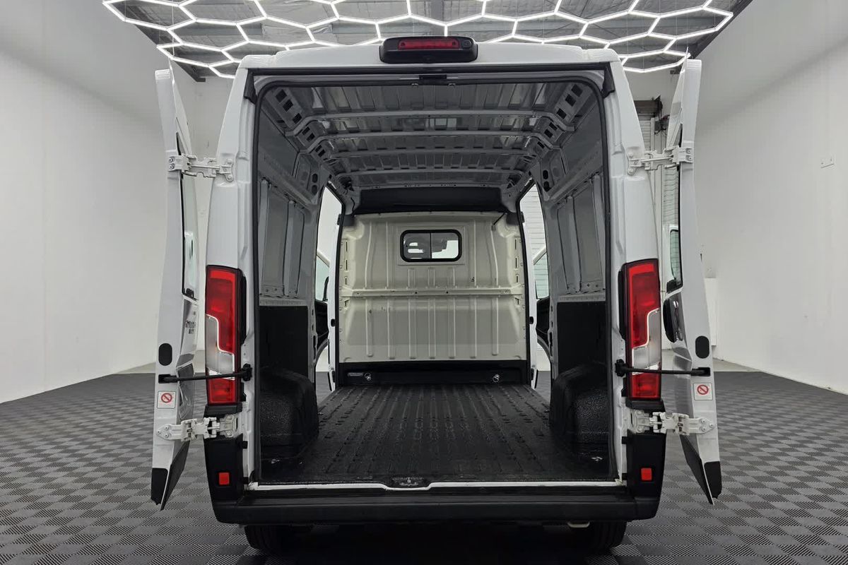 2023 Fiat Ducato Series 8 LWB Mid Roof