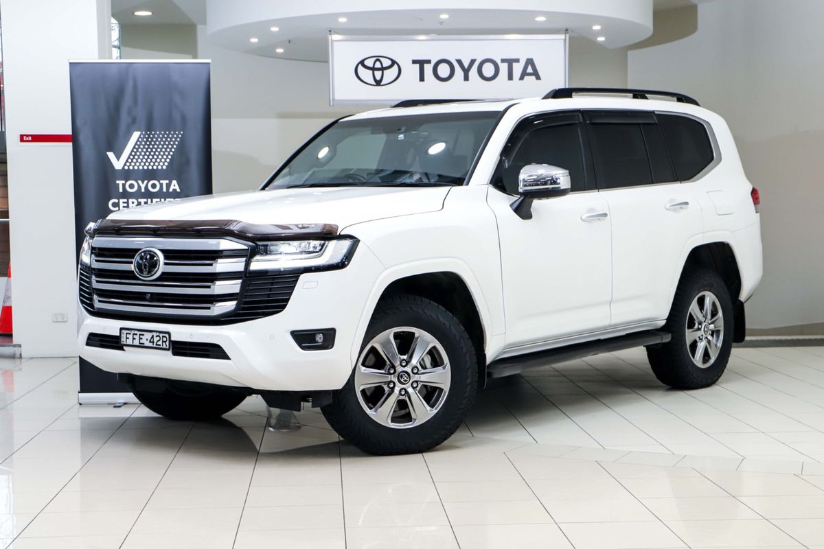 2023 Toyota Landcruiser Sahara FJA300R