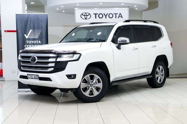 2023 Toyota Landcruiser Sahara FJA300R