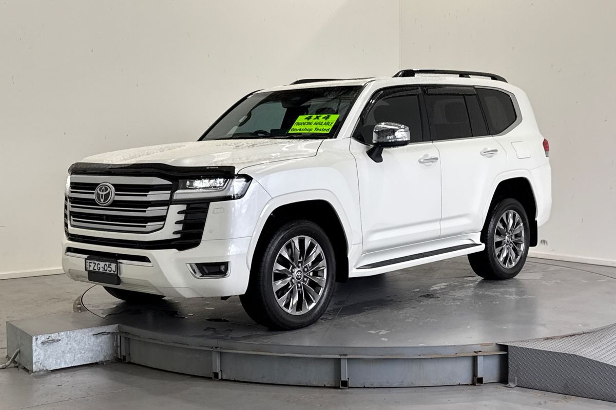 2026 Toyota Landcruiser Sahara ZX FJA300R