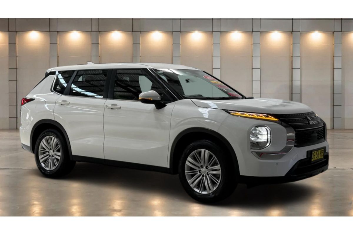 2024 Mitsubishi Outlander ES ZM