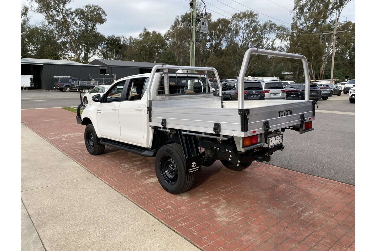 2024 Toyota Hilux SR GUN126R 4X4 image 3