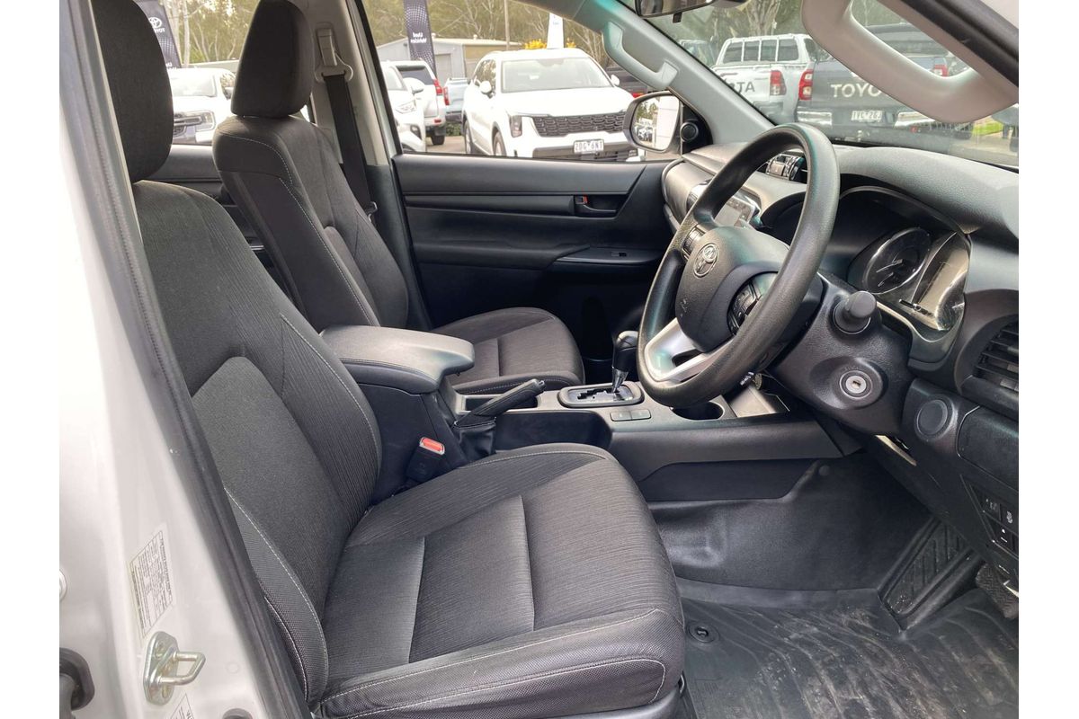 2024 Toyota Hilux SR GUN126R 4X4 image 10