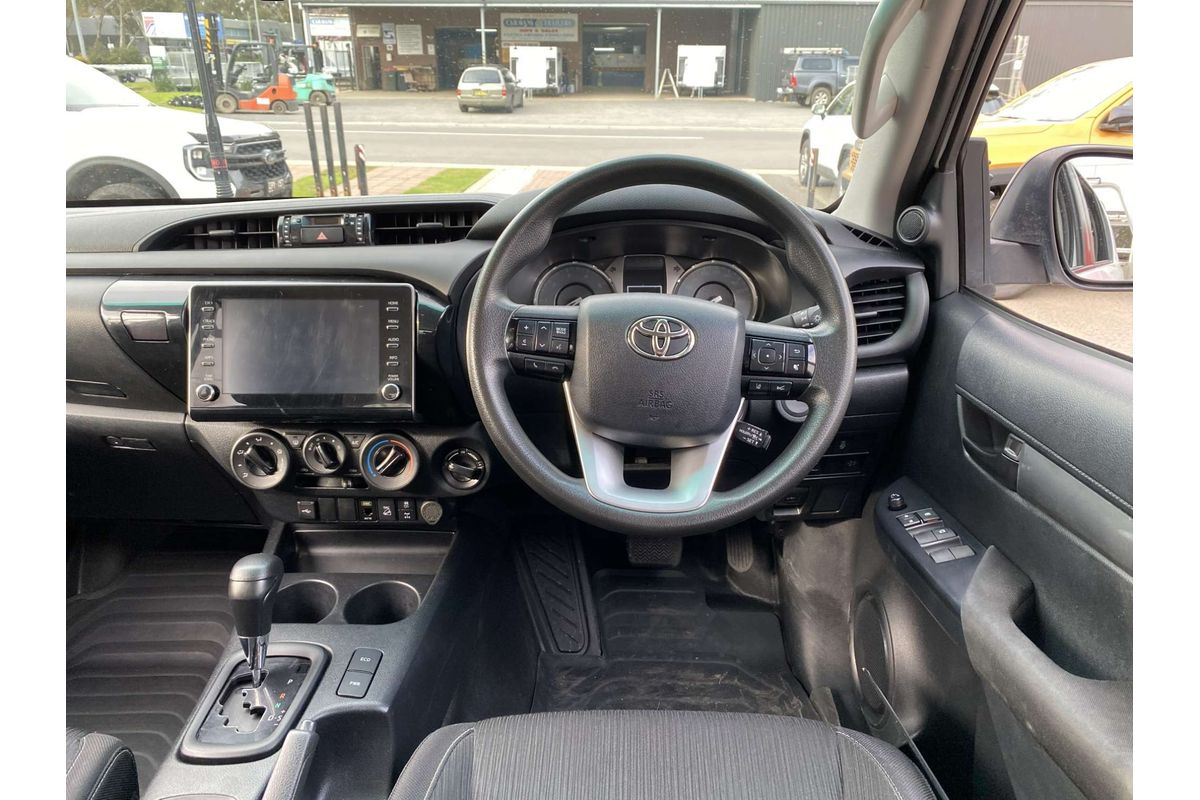 2024 Toyota Hilux SR GUN126R 4X4 image 13