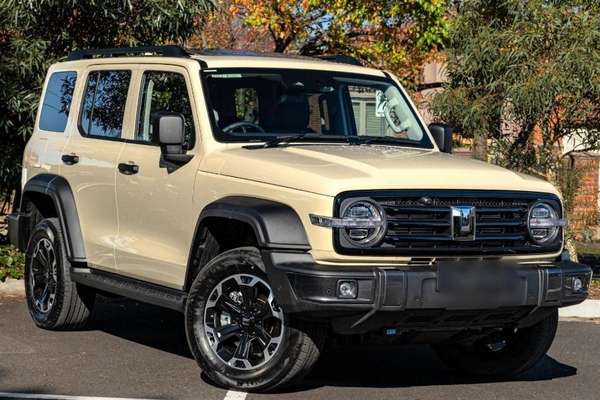 2026 GWM Tank 300 Lux Hi4-T PHEV P01