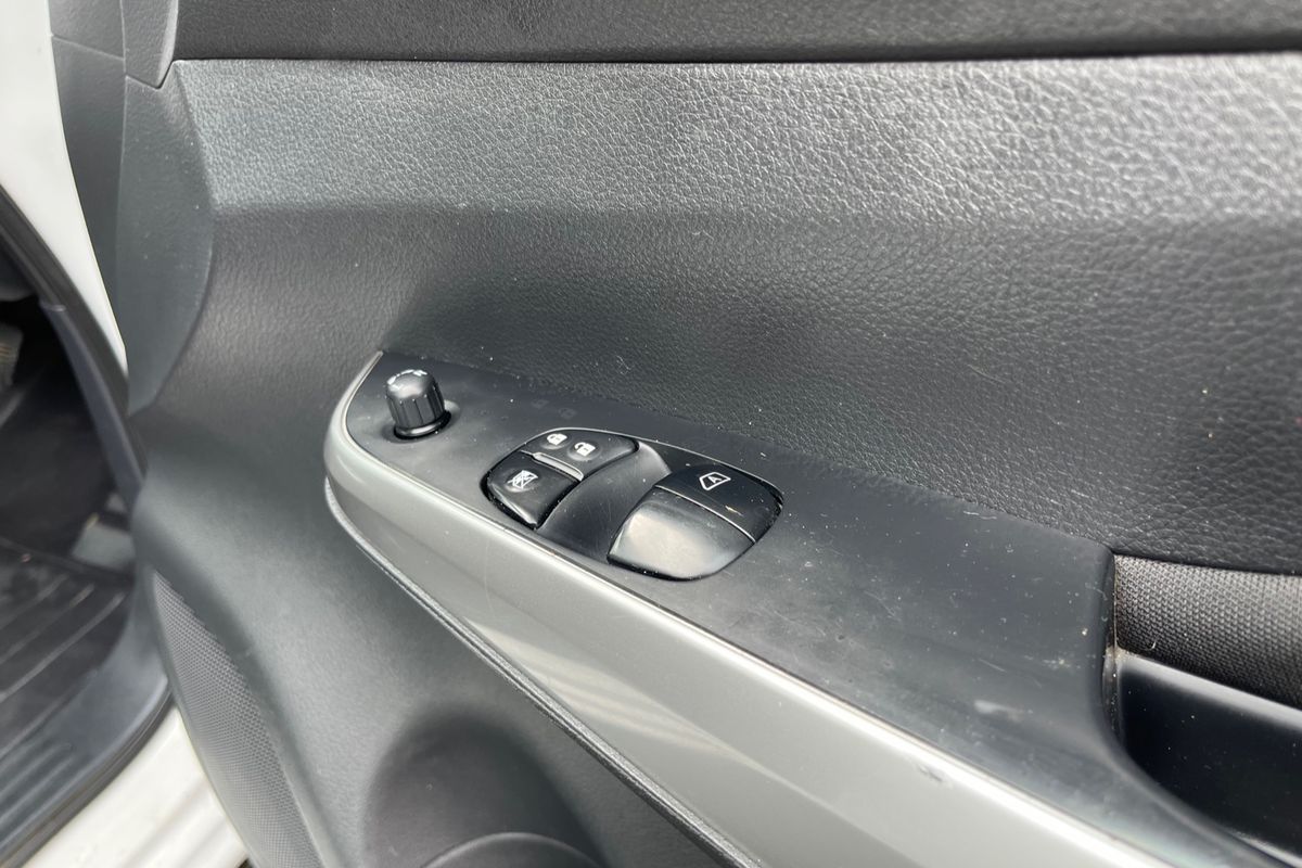 2021 Nissan Navara SL D23 Rear Wheel Drive